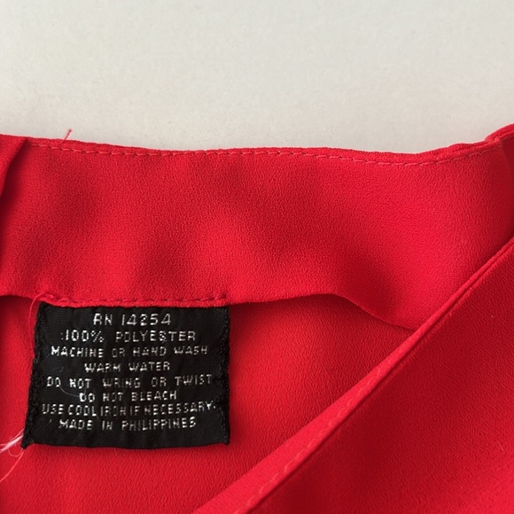NWOT Classy, Sophisticated Pierre Cardin Red Blouse | Size 10 | Buttons on Back - Picture 11 of 11